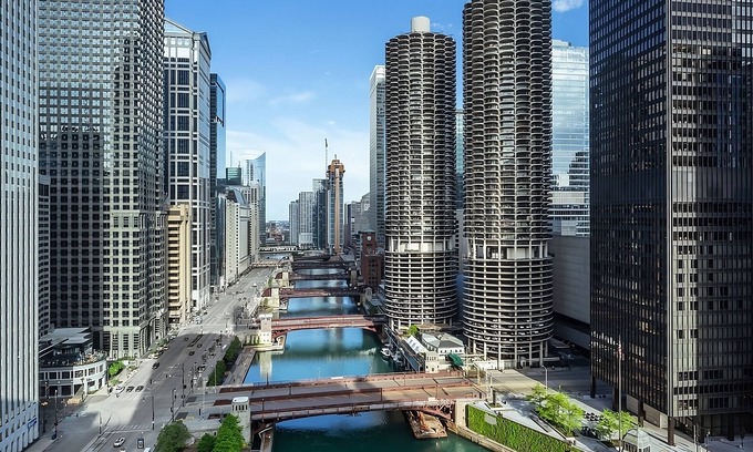 Streeterville Maison | Upscale City Center Stay | Prime Locale | City Views | Pets Allowed