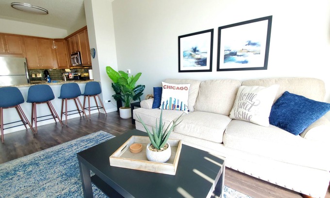 Downers Grove Copropriété | Condo haut de gamme près du centre-ville, autoroutes, salle à manger, shopping, parking gratuit, cheminée