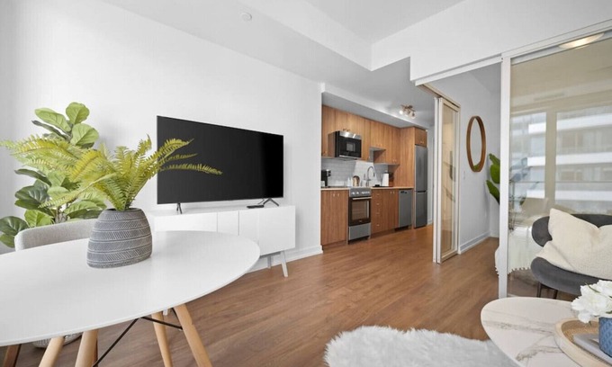 Kitchener Appartement | Upscale Condo Steps from DTK