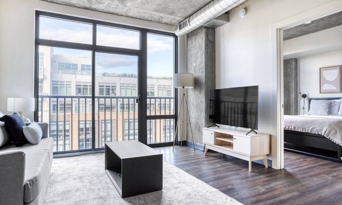 H Street Corridor Appartement | Upscale H Street 1BR w/ Gym, W/D & Pool, across from WF, by Blueground