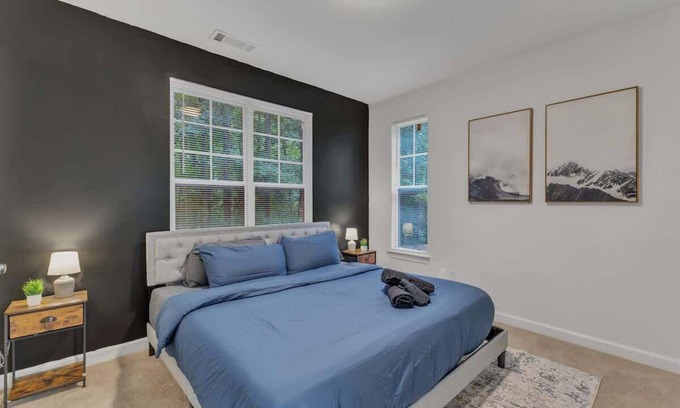 Southwest Raleigh Appartement | Upscale King 2BR Suite Mins to Downtown Raleigh!