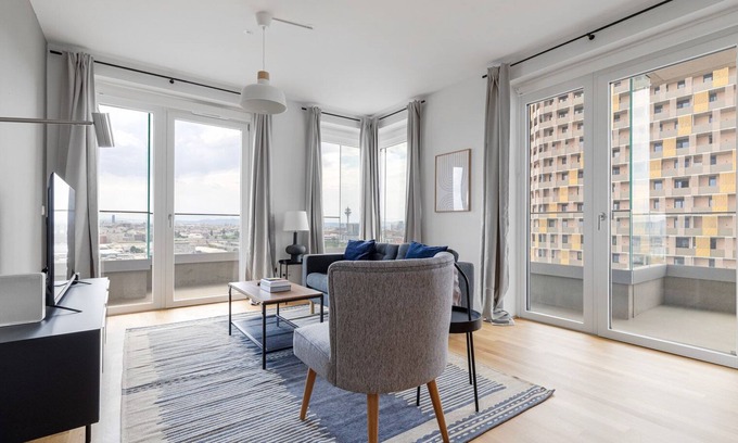 Erdberg Appartement | Upscale Landstraße 2BR w/ Playground & Pool, nr Erdberg, by Blueground