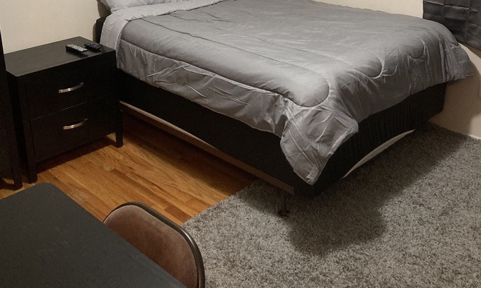 Toledo Maison | Upscale Neighborhood Cozy & Comfy w/Amenities Room #2