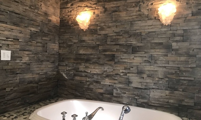 Ashfield Appartement | * NOUVEAU * Appartement 1 chambre moderne, spacieux et organique, avec bain à remous pour 2 personnes