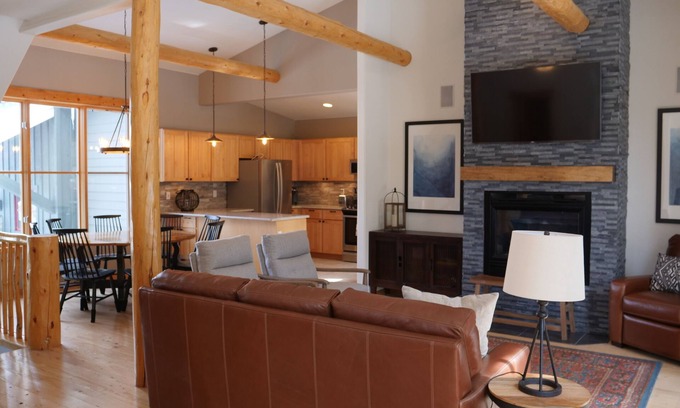 Three Peaks Maison | Upscale, Private Mountain Duplex nestled against the forest and nature trails!