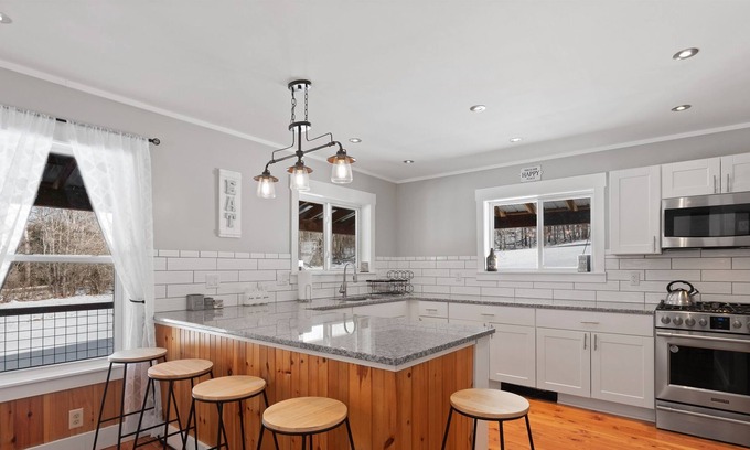 Burlington Flats Maison | Upstate Hideaway-ON Butternut Creek-78 Acres!
