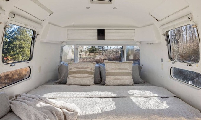 Oak Hill Maison | Upstate NY Airstream Retreat