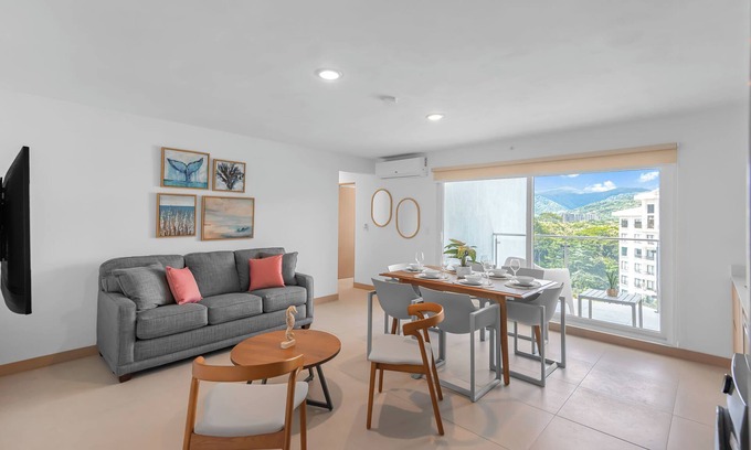 Barrio Santa Lucia Copropriété | Upstay Modern High Rise Condo—5 min to Jaco Beach