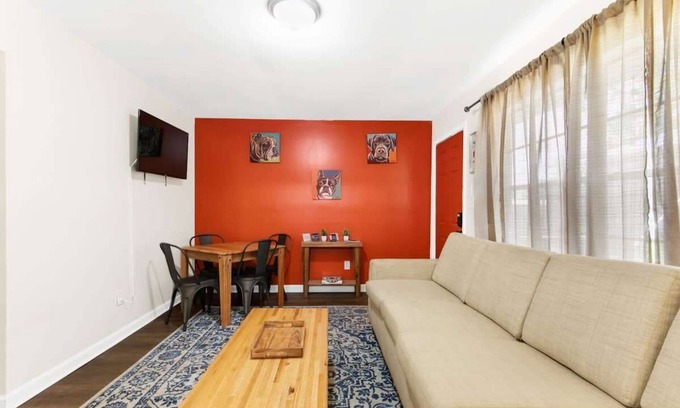 Norwood Appartement | Uptown Apartment, Near Parks! The Bricks Unit 2