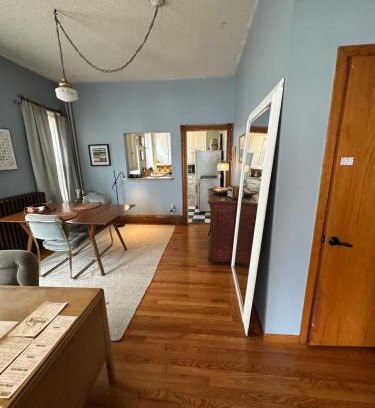 Uptown Appartement | Uptown Getaway by the Lakes