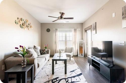 Fourth Ward Appartement | Uptown Stay and Adventures with Pool, Bars & Shops