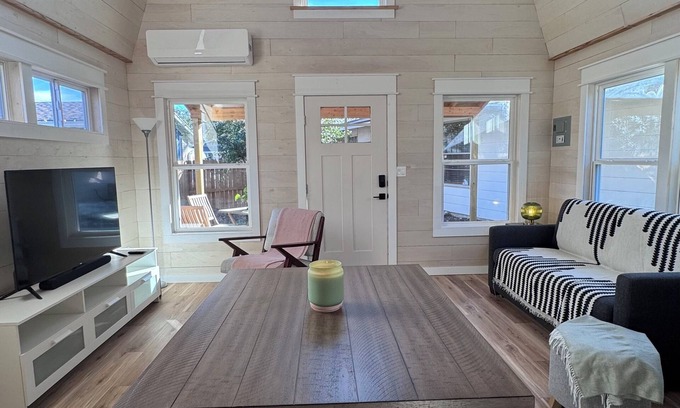 West San Antonio Maison | Urban Barn Retreat San Antonio - Escape the City While in the City!