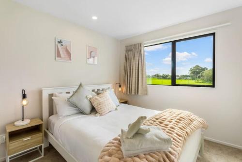 Otahuhu Appartement | Urban Glow Townhouse with parking