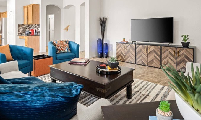 Phoenix Maison | Urban Living in Glendale AZ, 4 Miles from Westgate!
