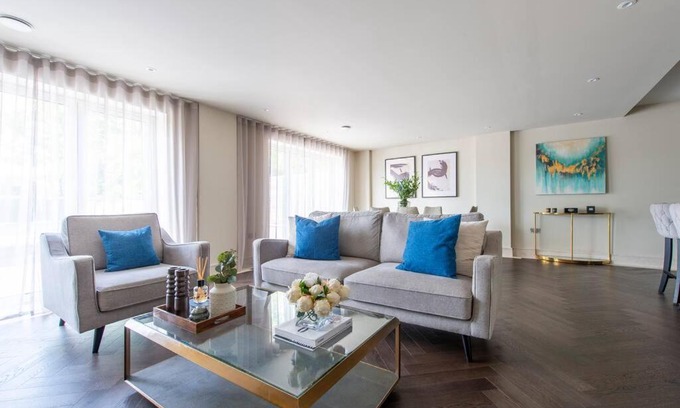 Chigwell Appartement | Urban Oasis 2BR, 2BA Chigwell Apartment