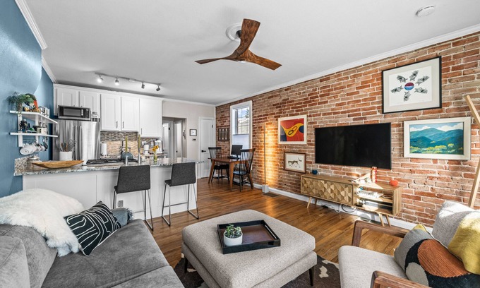 Speer Maison | Urban Oasis in Trendy Baker Neighborhood - Fenced Area for Dogs