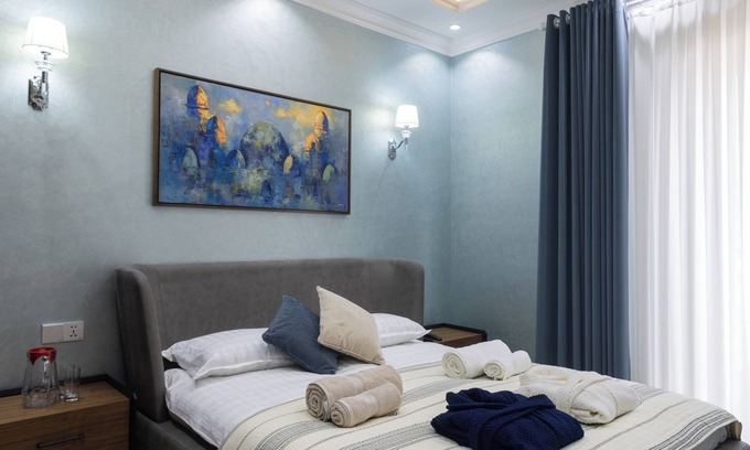 Dushanbe Appartement | Urban Oasis: Unparalleled Terrace Views in the Heart of the City