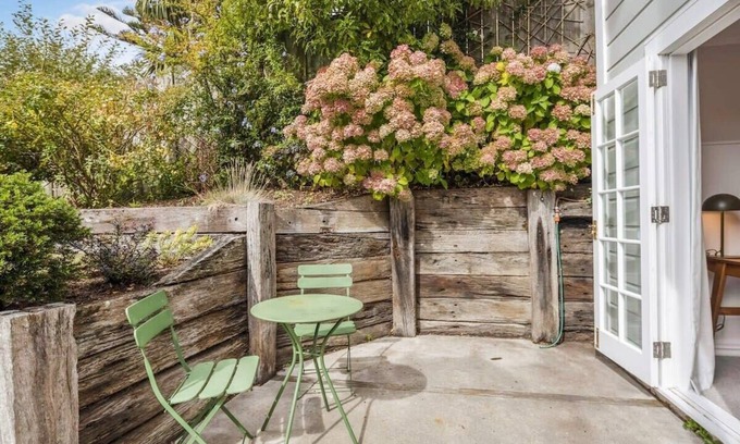 Newtown Maison | Urban Retreat Private and Quiet Home on Hanson St