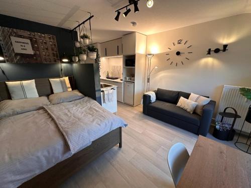 Erlenstegen Appartement | UrHOME 22 City, Airport, Messe, Auto-,Straßenbahn