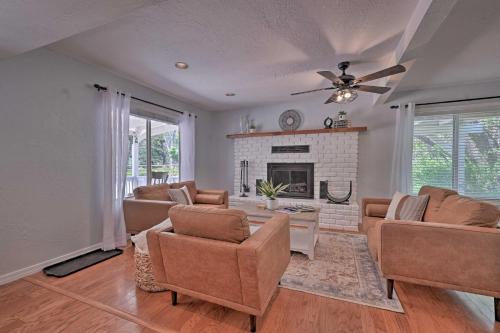 Whispering Pines Maison | Whispering Pines Home Fire Pit, Near Scenic Hikes