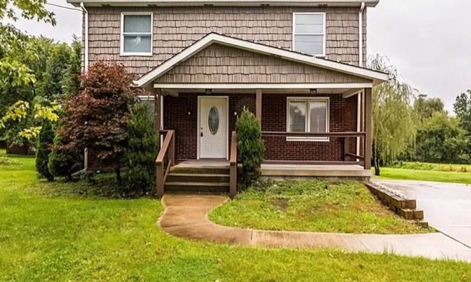 Bairdford Maison | US OPEN RENTAL- 3 bedroom- 10 mins from Oakmont Country Club