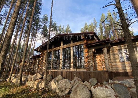 Medvezhyegorsk Villa | УСАДЬБА KARHUMAKI SPORT AND SPA