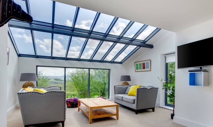 Coed-Y-Paen Maison | Usk Barn in the beautiful Usk