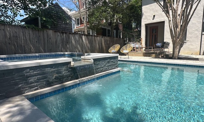 Murray Hill Maison | 3 Story Stunner in Murray Hill <1 mile from USNA!