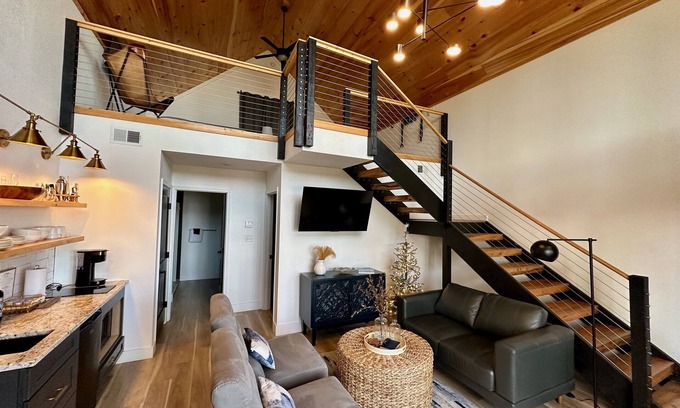 Gatlinburg - Pigeon Forge Cottage | Contemporary Modern Cottage Great Views - 5