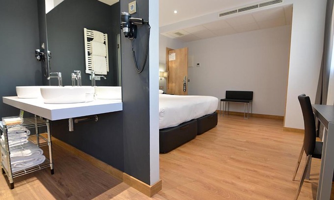 Arroyo de la Vega Hôtel | UVE Alcobendas
