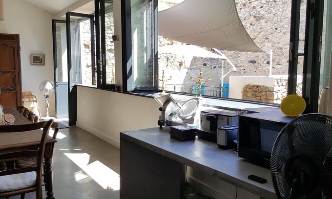 Pouzilhac Maison | UZES/Maison de caractère rénovée dans village, 16 couchages avec petite piscine