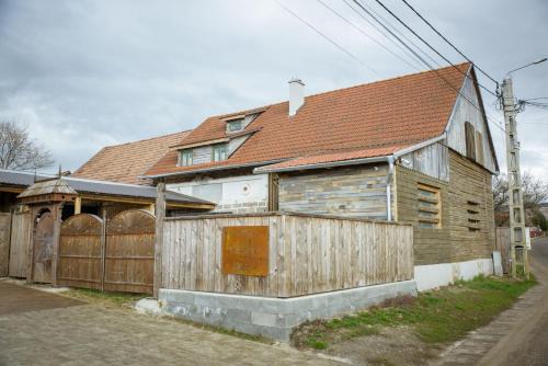 Pauleni-Ciuc Hôtel | Válaszút Fogadó