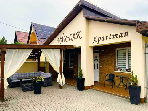 Kisvarda Appartement | VÁR-LAK Apartman