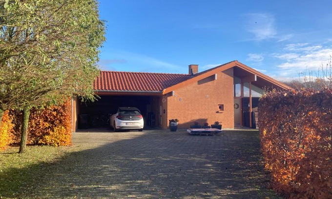 Naestved Maison | Værelse, bad og toilet i villa
