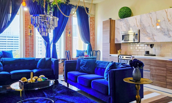 Downtown Dallas Appartement | V.A Suites - 1b 1b exclusive designer suite. A+ Amenities. Free parking.