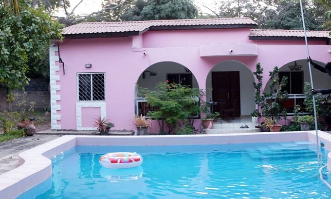 Sanyang Maison | V i l l a A m a r a n t - Retraite de jardin pour groupe de 6