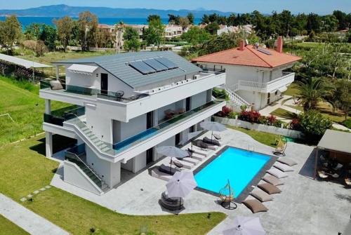Pefkochori Maison | V luxury Suites