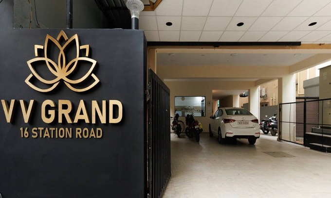 West Mambalam Hôtel | V V Grand