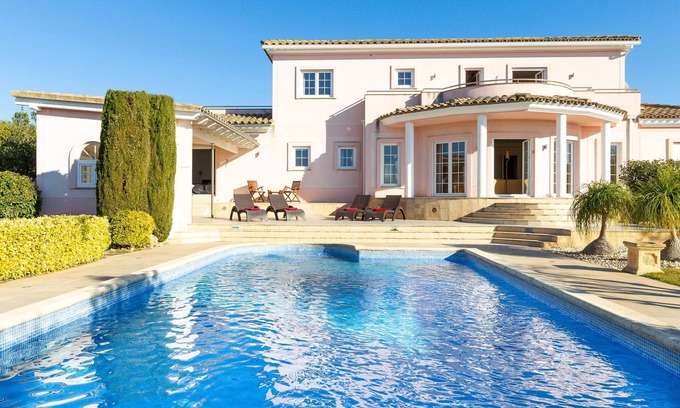 Perelada Maison | V009 - Casa Mundo, Magnífica villa en el Golf Resort de Peralada.