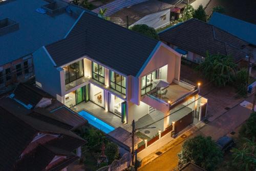 Bang Tao Maison | V226 4BR Pool Villa Near Laguna, Golf & Beaches