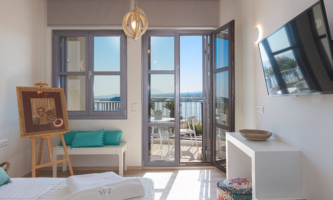 Old Town Rethymnon Maison | V77 Seafront Leto Suite with roof top hot tub.