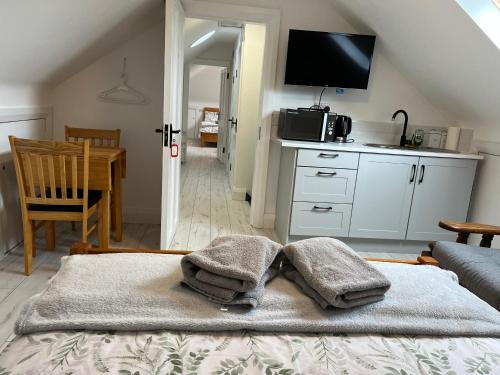 Killarney Appartement | V93C9R0 Stone View Wonderful spacious two bed attic rooms private entrance private bathroom with kitchenette