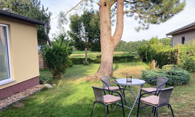 Feldberger Seenlandschaft Maison | Vacation home between the lakes with garden, family-friendly