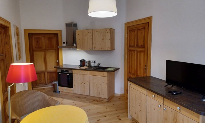 Kloster Lehnin Appartement | Vacation apartment "Biene" in the listed Krahne art estate