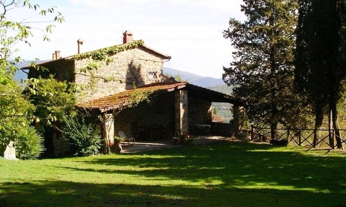 Castel Focognano Autre | Vacation Among the Vineyards - LA LOGGIA