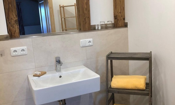 Staudach-Egerndach Appartement | Apartment with beer garden view, shower, toilet and balcony