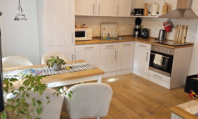 Bergen auf Ruegen Appartement | Vacation apartment "Marie" in Bergen auf Rügen, quiet location, winter garden