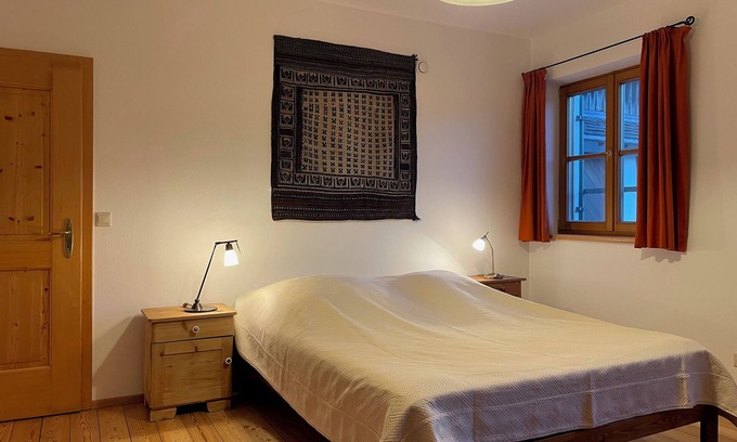 Saaldorf-Surheim Appartement | Vacation apartment 118 sqm with garden and terrace