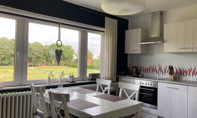 Westoverledingen Appartement | Vacation apartment directly on the Ems dyke in an idyllic location