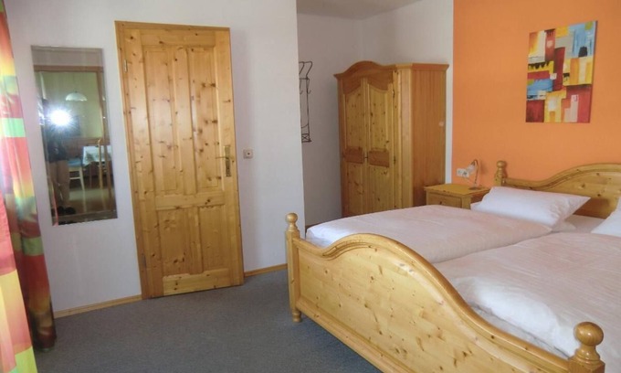 Ruhmannsfelden Appartement | Vacation apartment (40sqm) with use of sauna and spine-friendly mattresses